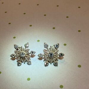 Elegant Gold Snowflake Earrings